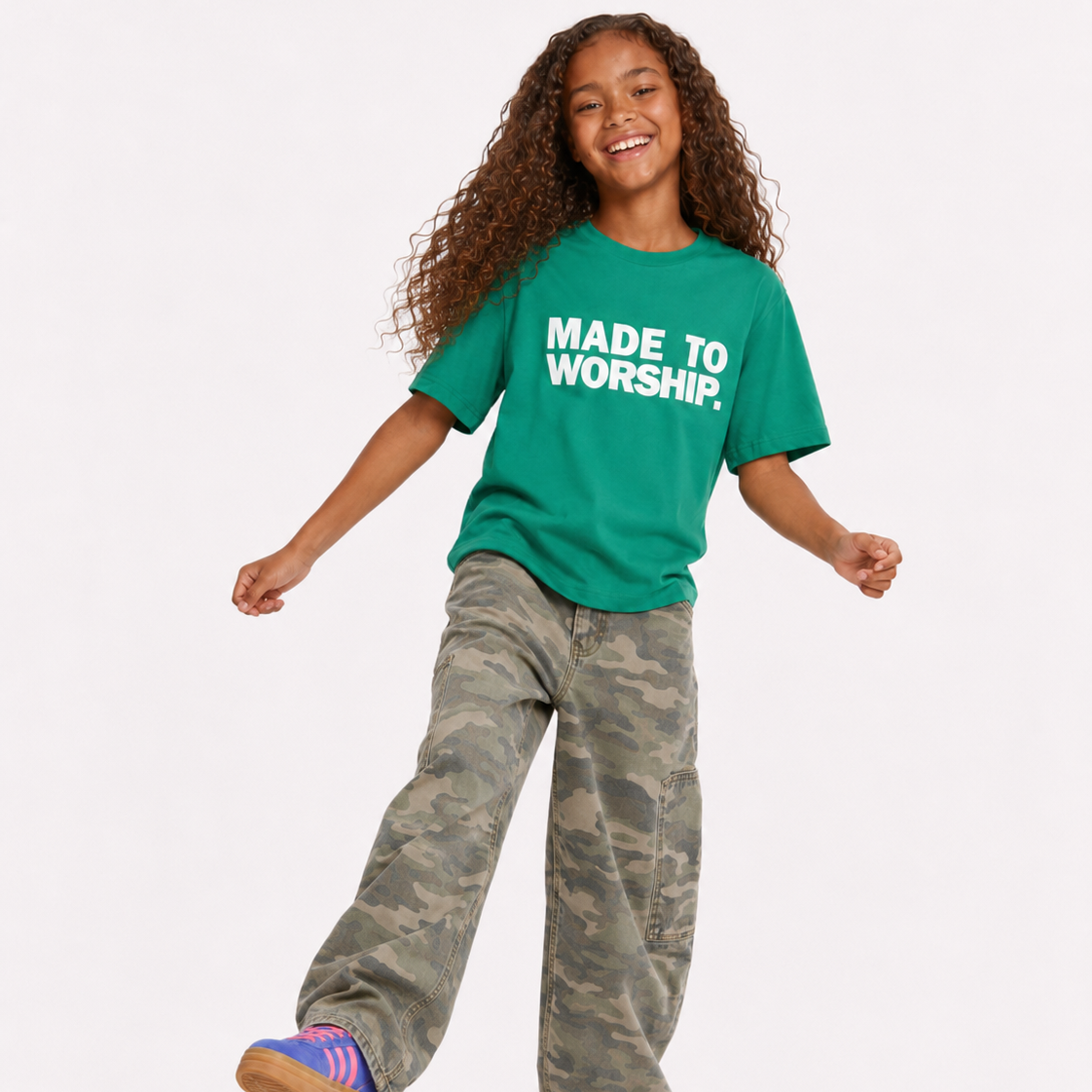 FAVORED. Kids MADE TO WORSHIP. T-Shirt